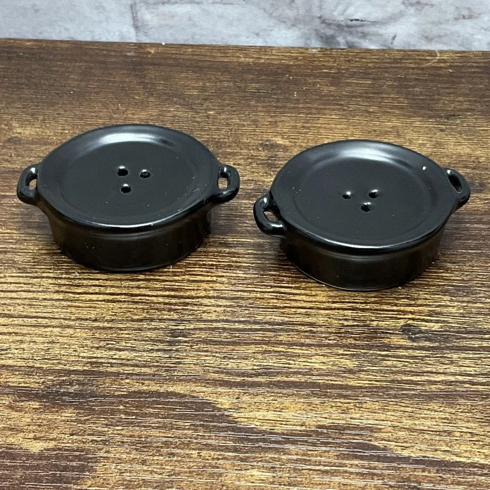 Vintage Stacking Dutch Oven Pot Salt & Pepper Shaker Set | Farmhouse Decor 1960'